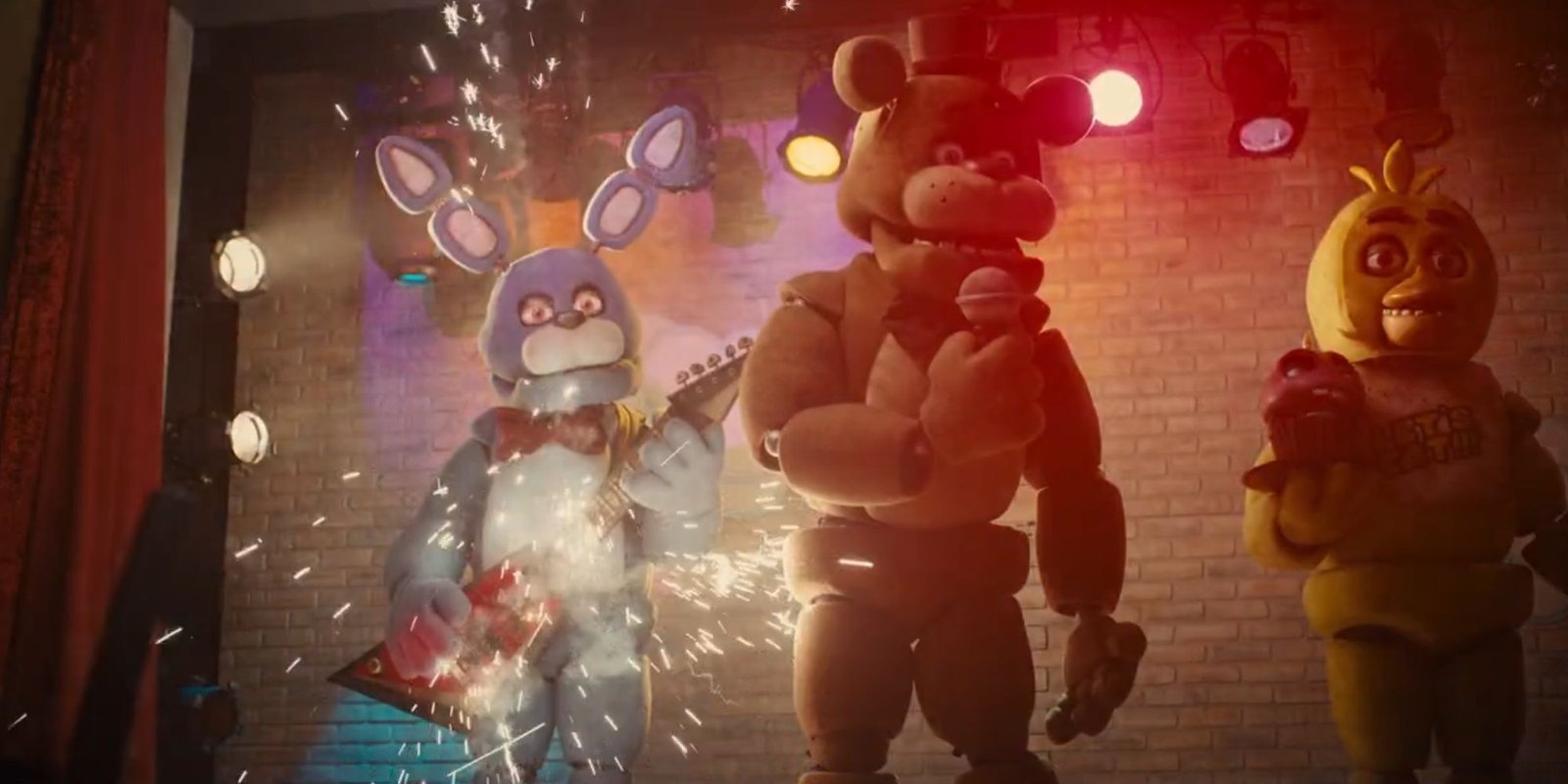 Five Nights At Freddy's: Bonnie's Guitar Malfunctioning During A Performance