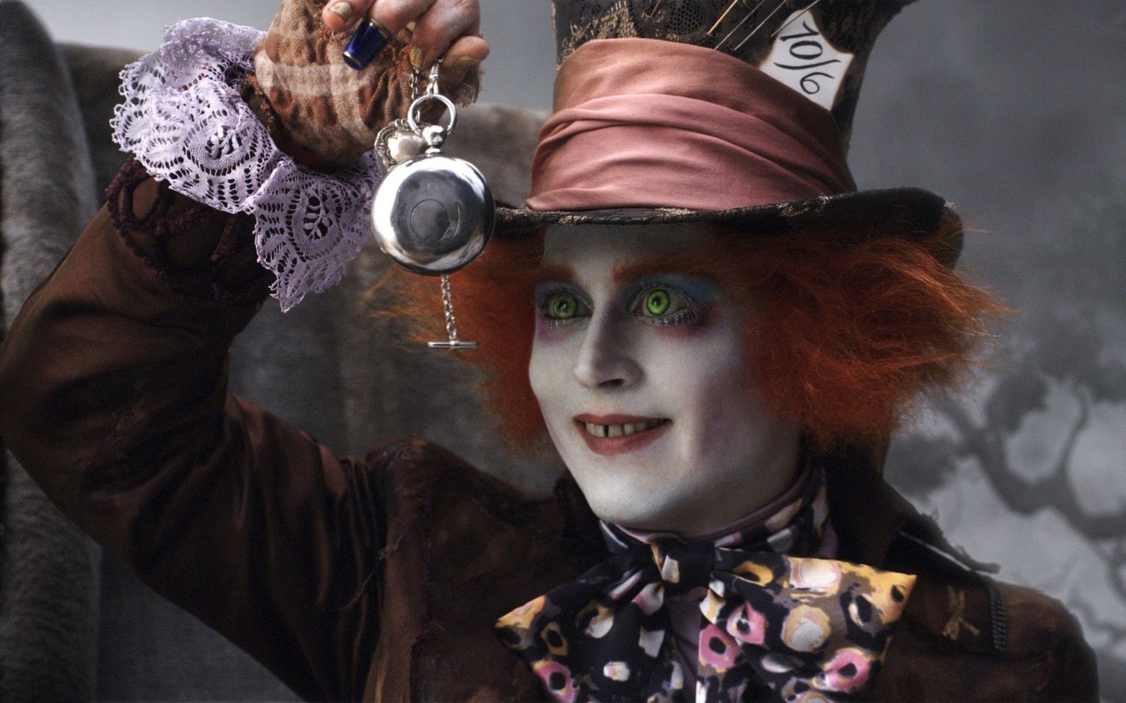 1732440197 376 25 Secrets About Alice In Wonderland That Make Us Fall