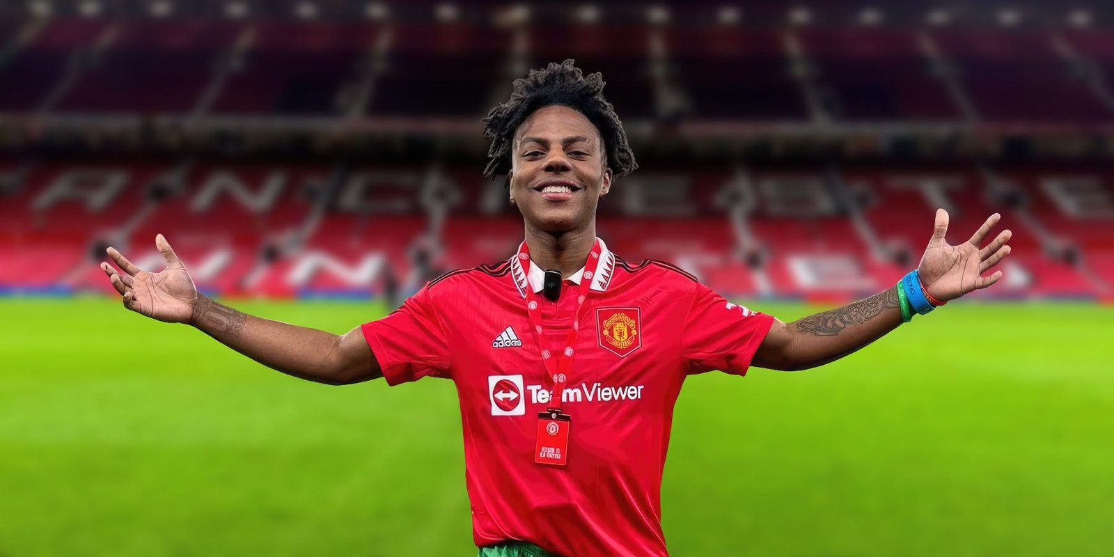 Ishowspeed في Machester United Kit في أولد ترافورد